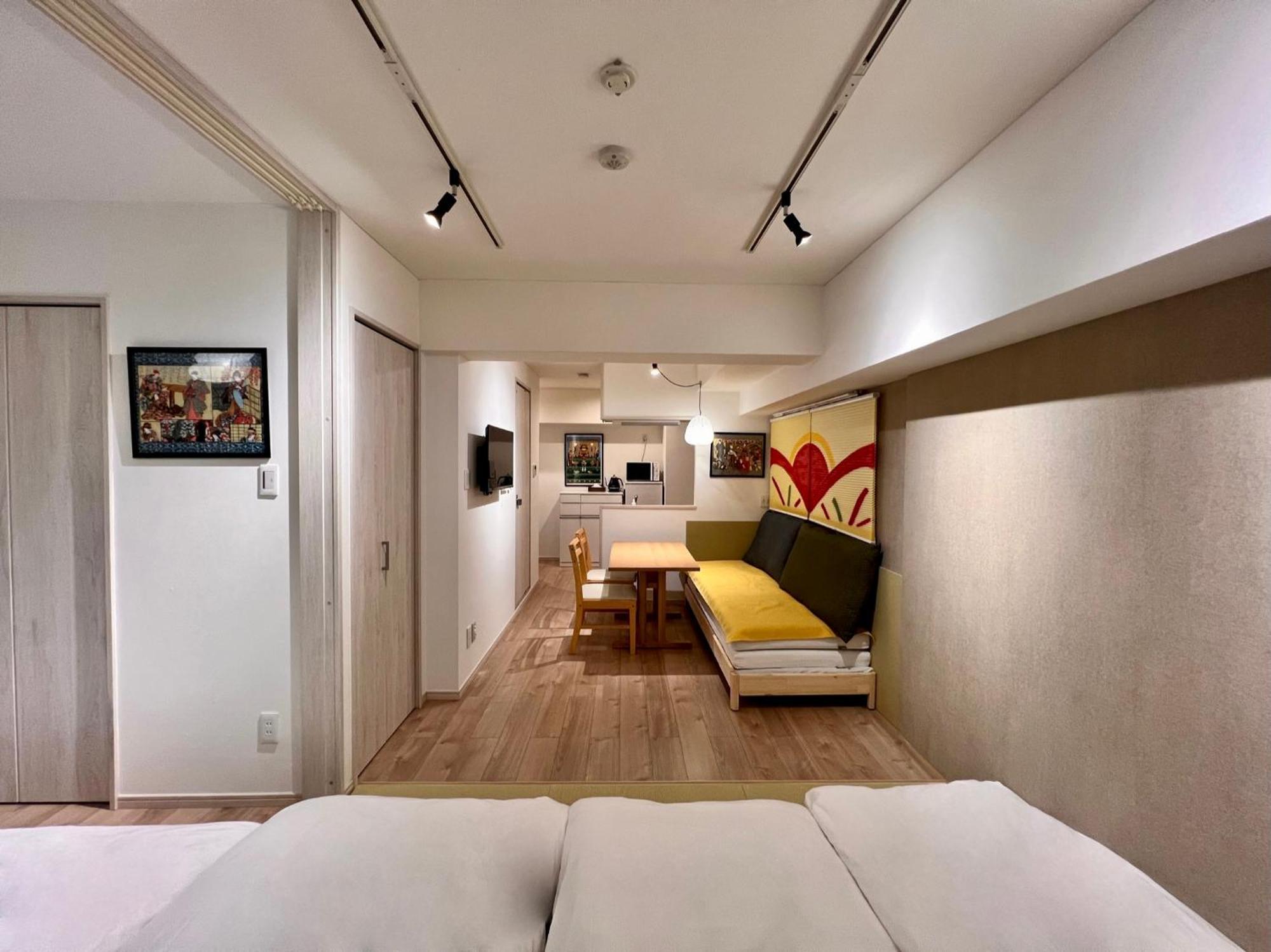 Asakusa Metro Oasis: 2-bedroom Near Airports 东京